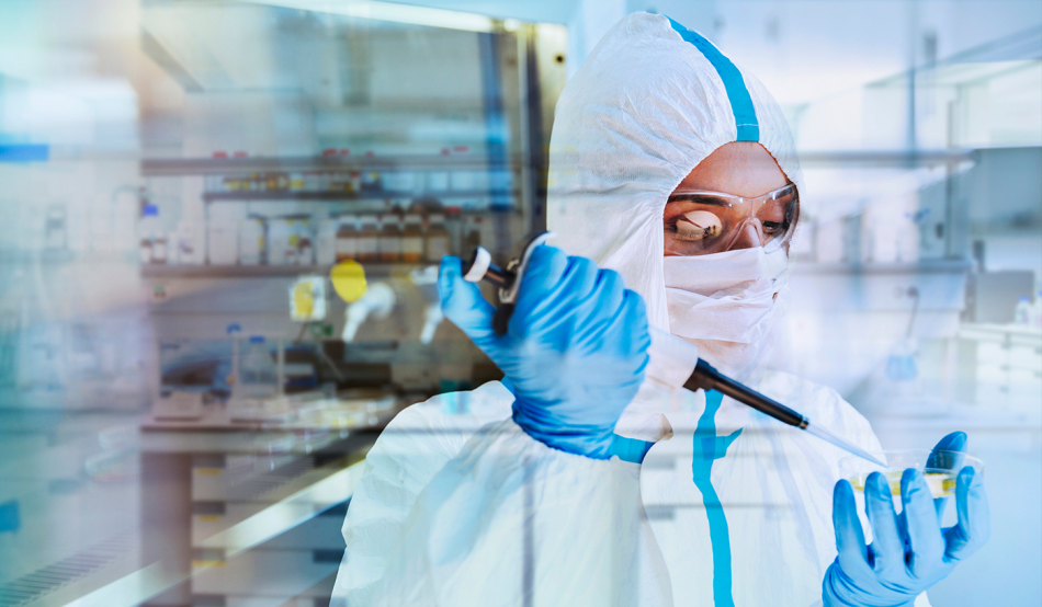 Researcher in a science laboratory. Image: Caiaimage